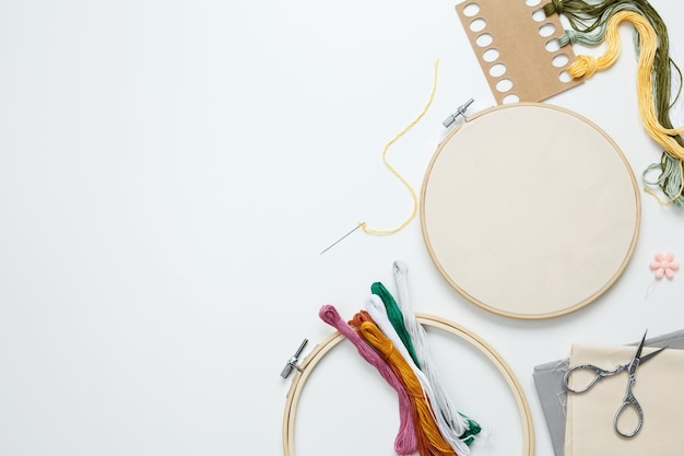 zestaw narzędzi do haftu